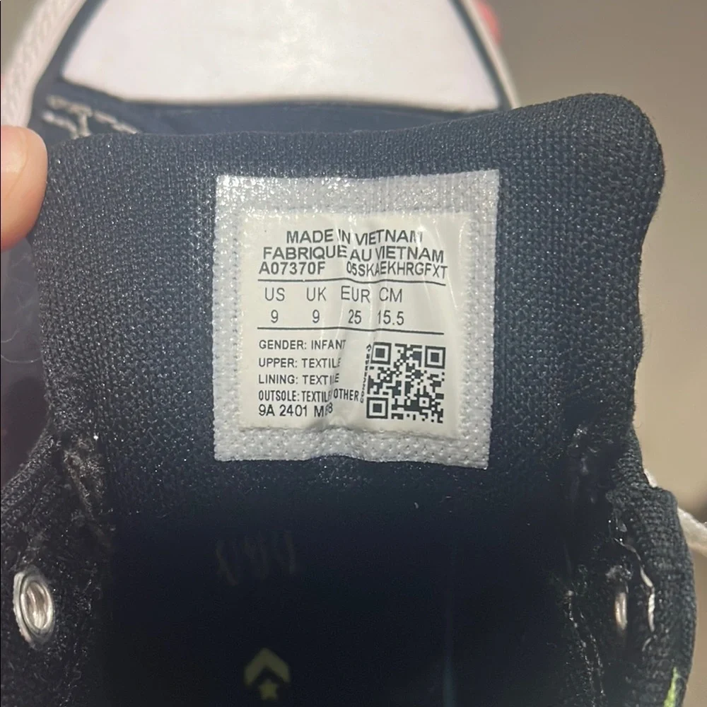 Converse Kids Black and Neon Green Sneakers - size 9 - excellent condition! - Picture 5 of 6